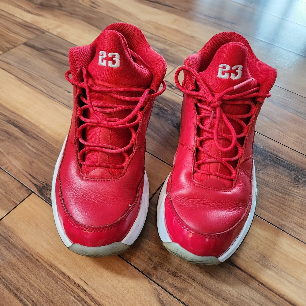 aura red jordans